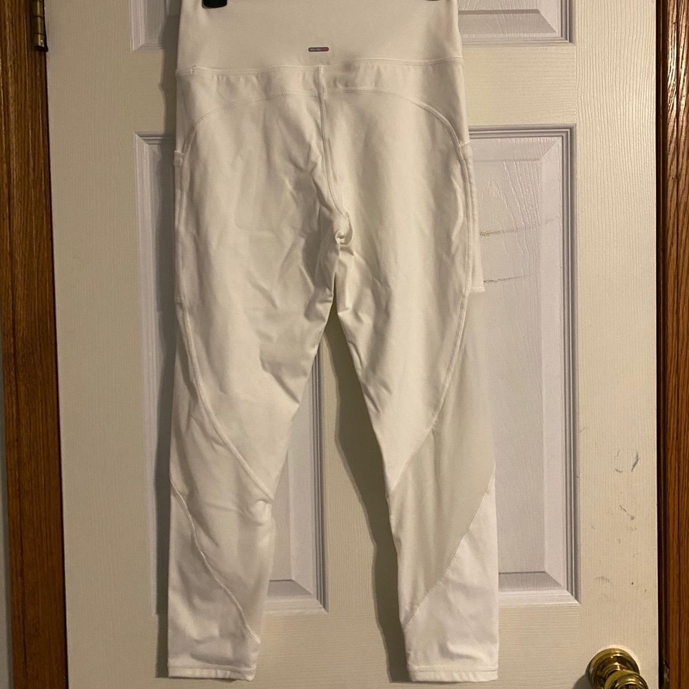 Aerie Chill Play Move white leggings